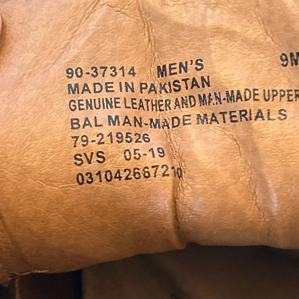 DOCKERS Size 9M Black Leather  4-Eye Chukka‎ Boots Tan Stitching